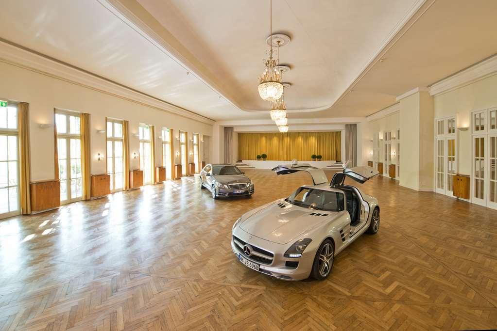 汉堡林德纳私家酒店 设施 照片 Mercedes-Benz Museum